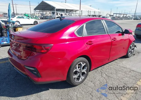 2021 Kia Forte Lxs z USA, uszkodzony, nr VIN 3KPF24AD7ME381534